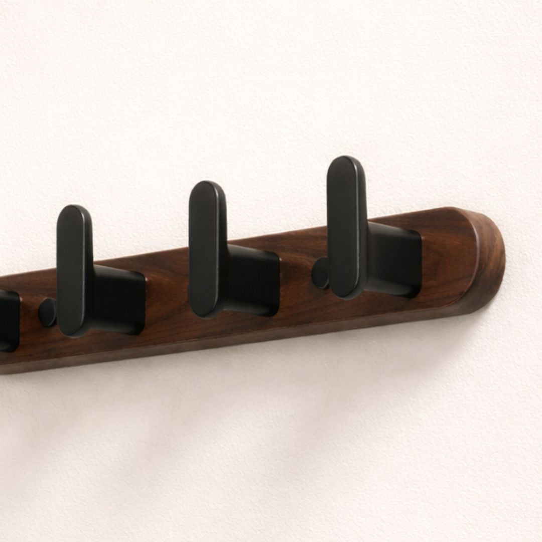 Porte-manteau mural bois foncé au design moderne