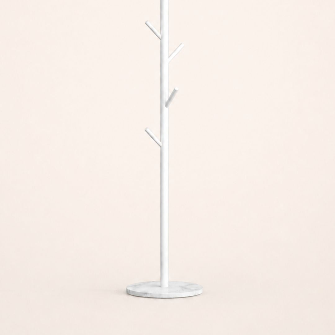 Porte-manteau sur pied blanc en forme d'arbre à base blanche