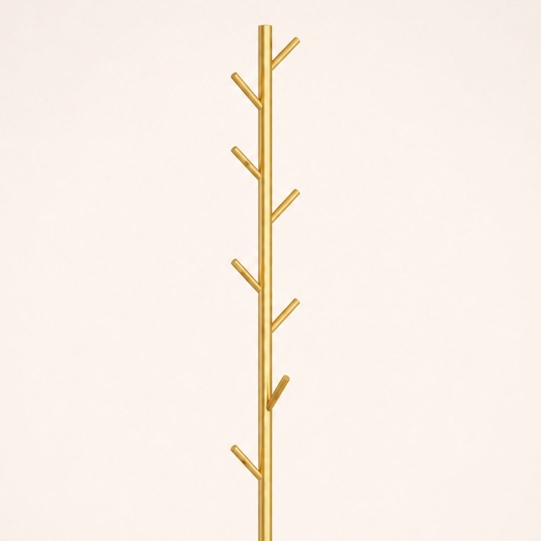 Porte-manteau sur pied doré en forme d'arbre à base blanche